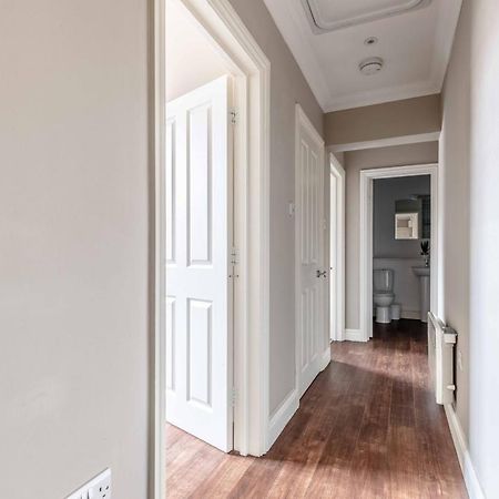 Cosy Central Windsor Apartment & Free Parking! Exterior photo